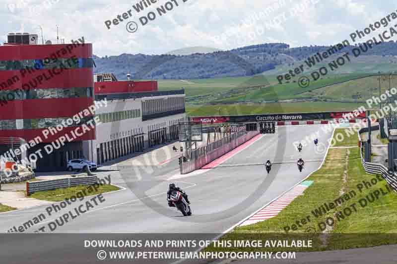 cadwell no limits trackday;cadwell park;cadwell park photographs;cadwell trackday photographs;enduro digital images;event digital images;eventdigitalimages;navarra;no limits trackdays;peter wileman photography;racing digital images;trackday digital images;trackday photos